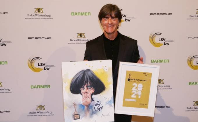 Bilder des Jahres 2022, Sport 05 Mai Sport Themen der Woche KW20 Sport Bilder des Tages Stuttgart , Landessportverband Baden-Württemberg vergibt zum 25. Mal den Trainerpreis , v Jubiläumspreis für Joachim Löw *** Stuttgart , Landessportverband Baden Württemberg awards the Trainer Prize for the 25th time , v Anniversary Prize for Joachim Löw