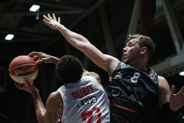 20.05.2022, easyCredit Basketball Bundesliga, BBL, Saison 2021 2022, Herren, Playoffs Viertelfinale, Spiel 3, Chemnitz Niners - FC Bayern München Baskeball Augustine Rubit, FC Bayern München Basketball, Jan Niklas Wimberg, Niners Chemnitz Chemnitz Messe Chemnitz Sachsen Germany