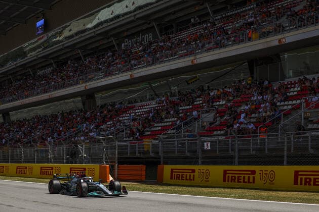 63 RUSSELL George (gbr), Mercedes AMG F1 Team W13, action during the Formula 1 Pirelli Grand Premio de Espana 2022, 6th round of the 2022 FIA Formula One World Championship, WM, Weltmeisterschaft on the Circuit de Barcelona-Catalunya, from May 20 to 22, 2022 in Montmelo, Spain - F1 - SPANISH GRAND PRIX 2022 DPPI Panoramic  00122015_GOOD9912.JPG_