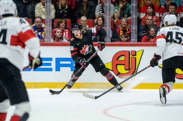 21.05.2022, Helsinki, Helsinki Ice Hall, 2022 IIHF Ice hockey, Eishockey World Championship, WM, Weltmeisterschaft Canada - Switzerland, 2 Zach Whitecloud (Canada) Helsinki Helsinki Ice Hall Uusimaa Finland Copyright: xJustPictures.ch AndreaxBrancax