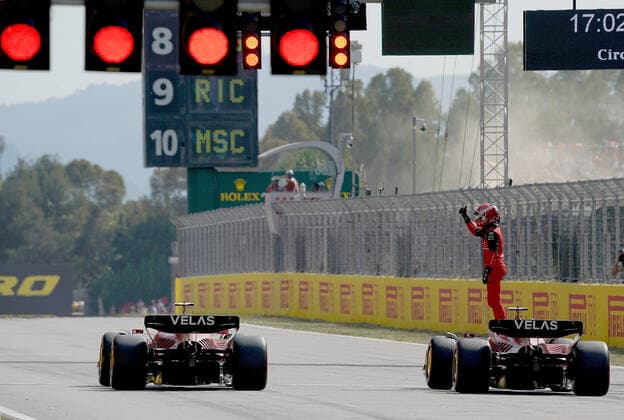 F1 Pirelli Grand Prix von Spanien 2022 21.05.2022, Circuit de Catalunya, Barcelona, F1 Pirelli Grand Prix von Spanien 2022 , im Bild Poleposition für Charles Leclerc (MCO), Scuderia Ferrari, 3.Startplatz für Carlos Sainz Jr. (ESP), Scuderia Ferrari