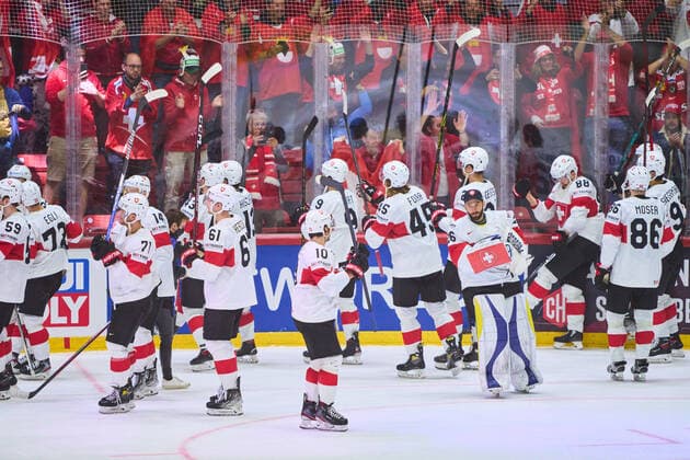 Team SUI celebration with fans in the match CANADA - SWITZERLAND 3-6 of the IIHF Ice hockey, Eishockey World Championship, WM, Weltmeisterschaft Group B in Helsinki, Finland, May 21, 2022, Season 2021 2022