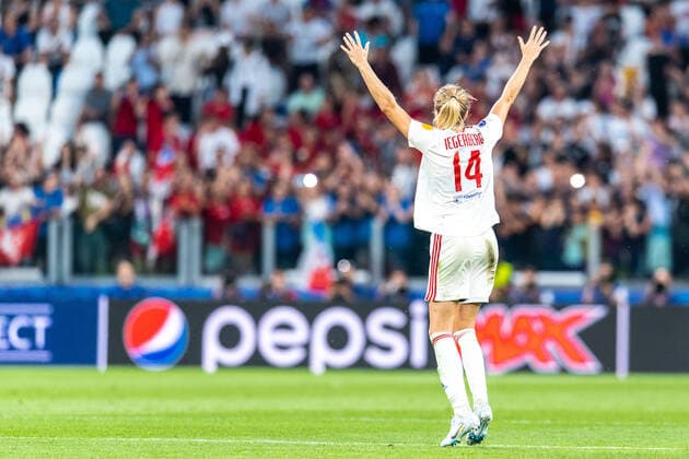 220521 Ada Hegerberg of Lyon celebrates winning the UEFA Women s Champions League final match between Barcelona and Lyon on May 21, 2022 in Turin. Photo: Vegard Grott BILDBYRAN kod VG VG0273 bbeng champions league finale finalen final mesterligaen dam football fotball fotboll soccer fcb barcelona lyon olympique lyonnais torino Jubel Copyright: VEGARDxGRoTT BB220521VG090
