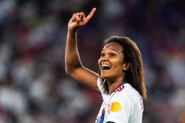 220521 Wendie Renard of Lyon celebrates winning the UEFA Women s Champions League final match between Barcelona and Lyon on May 21, 2022 in Turin. Photo: Vegard Grott BILDBYRAN kod VG VG0273 bbeng champions league finale finalen final mesterligaen dam football fotball fotboll soccer fcb barcelona lyon olympique lyonnais torino Jubel Copyright: VEGARDxGRoTT BB220521VG095