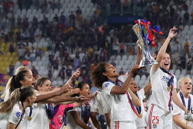 Lyon s players celebrate their winning in the UEFA Women s Champions League after defeating FC Barcelona, Barca in the final soccer match at the Juventus Stadium in Turin, Italy, 21 May 2022. Olympique Lyon - FC Barcelona !ACHTUNG: NUR REDAKTIONELLE NUTZUNG!  Copyright: xKikoxHuescax(es-ES)x GRAF8027 20220521-1b83d211f70604e3015d9104cecd85379b5b7e15