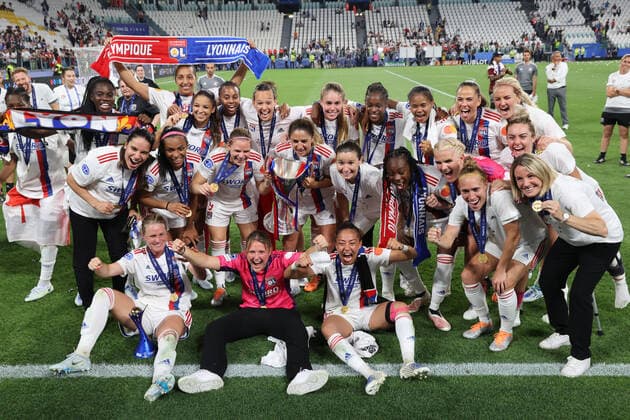 Lyon s players celebrate their winning in the UEFA Women s Champions League after defeating FC Barcelona, Barca in the final soccer match at the Juventus Stadium in Turin, Italy, 21 May 2022. Olympique Lyon - FC Barcelona !ACHTUNG: NUR REDAKTIONELLE NUTZUNG!  Copyright: xKikoxHuescax(es-ES)x GRAF8032 20220521-aa1577baa17a89feedeaecf65de5b66b6eb938a5