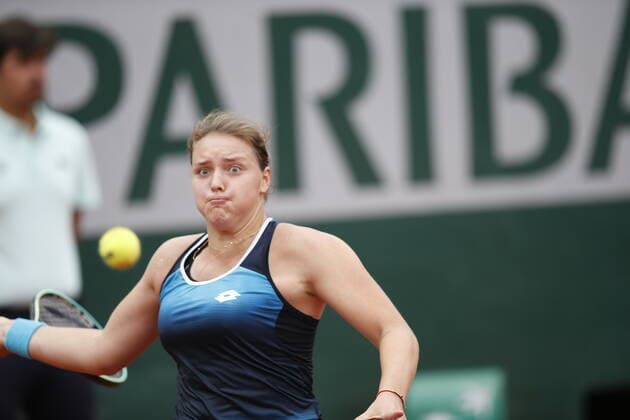 22.05.2022, Tennis, French Open 2022 Roland-Garros, FRA, Paris, Roland Garros Bild: v. li. Jule Niemeier (GER) Copyright: HMBxMedia AntonioxBorga
