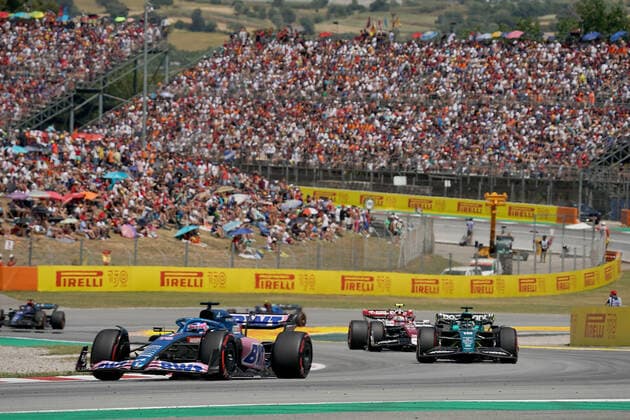F1 Pirelli Grand Prix von Spanien 2022 22.05.2022, Circuit de Catalunya, Barcelona, F1 Pirelli Grand Prix von Spanien 2022 , im Bild Fernando Alonso (ESP), Alpine F1 Team, Lance Stroll (CAN), Aston Martin Aramco Cognizant Formula One Team, Guanyu Zhou (CHN), Alfa Romeo Racing ORLEN