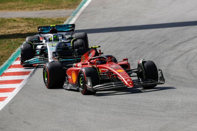 55 Carlos Sainz (ESP, Scuderia Ferrari), 44 Lewis Hamilton (GBR, Mercedes-AMG Petronas F1 Team), F1 Grand Prix of Spain at Circuit de Barcelona-Catalunya on May 22, 2022 in Barcelona, Spain. (Photo by HOCH ZWEI) Barcelona Spain