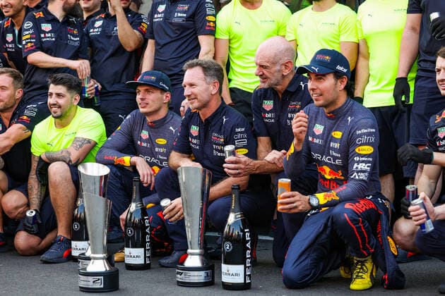 1 Max Verstappen (NLD, Oracle Red Bull Racing), Christian Horner (GBR, Oracle Red Bull Racing), Adrian Newey (GBR, Oracle Red Bull Racing), 11 Sergio Perez (MEX, Oracle Red Bull Racing), F1 Grand Prix of Spain at Circuit de Barcelona-Catalunya on May 22, 2022 in Barcelona, Spain. (Photo by HOCH ZWEI) Barcelona Spain