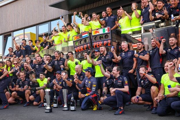 1 Max Verstappen (NLD, Oracle Red Bull Racing), Christian Horner (GBR, Oracle Red Bull Racing), Adrian Newey (GBR, Oracle Red Bull Racing), 11 Sergio Perez (MEX, Oracle Red Bull Racing), F1 Grand Prix of Spain at Circuit de Barcelona-Catalunya on May 22, 2022 in Barcelona, Spain. (Photo by HOCH ZWEI) Barcelona Spain