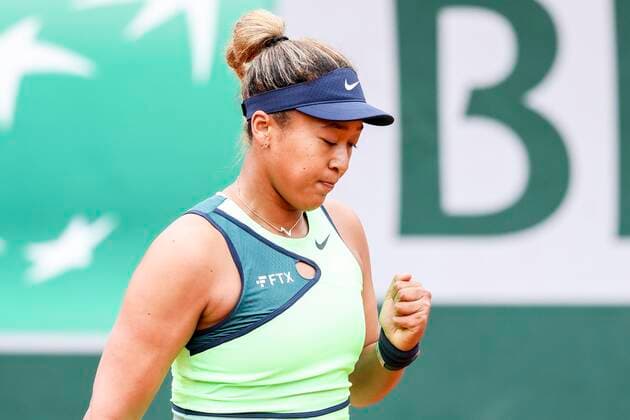 TENNIS - French Open 2022 PARIS,FRANCE,23.MAY.22 - TENNIS - WTA, Tennis Damen Tour, French Open, Roland Garros, Grand Slam. Image shows the rejoicing of Naomi Osaka (JPN).  GEPAxpictures xPatrickxSteiner