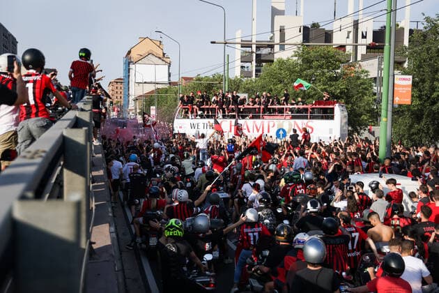 Photo LaPresse May 23, 2022 Milan, Italy News The departure of the open bus from Casa Milan for the Scudetto Festival. In the photo: Celebrations for the Scudetto victory  Copyright: xLaPresse AlessandroxBremec LaPrex