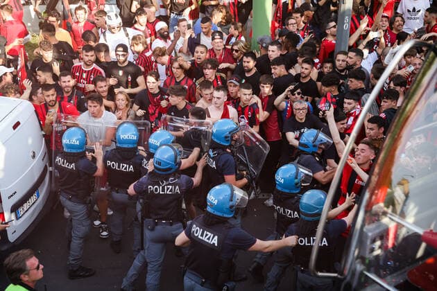 Photo LaPresse May 23, 2022 Milan, Italy News The departure of the open bus from Casa Milan for the Scudetto Festival. In the photo: Celebrations for the Scudetto victory  Copyright: xLaPresse AlessandroxBremec LaPrex