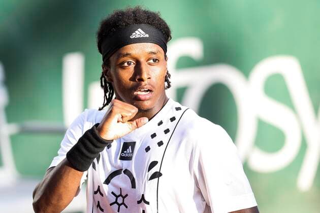 TENNIS - French Open 2022 PARIS,FRANCE,23.MAY.22 - TENNIS - ATP, Tennis Herren World Tour, French Open, Roland Garros, Grand Slam. Image shows the rejoicing of Mikael Ymer (SWE).  GEPAxpictures xPatrickxSteiner