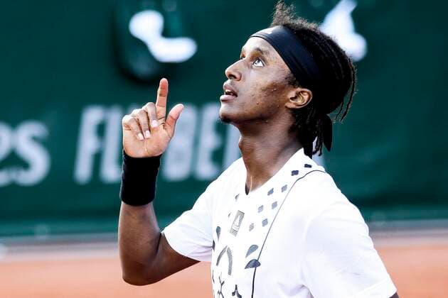 TENNIS - French Open 2022 PARIS,FRANCE,23.MAY.22 - TENNIS - ATP, Tennis Herren World Tour, French Open, Roland Garros, Grand Slam. Image shows the rejoicing of Mikael Ymer (SWE).  GEPAxpictures xPatrickxSteiner