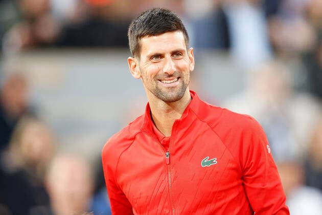 23.05.2022, Tennis, French Open 2022 Roland-Garros, FRA, Paris, Roland Garros Bild: v. li. Novak Djokovic (SER) lacht Copyright: HMBxMedia AntonioxBorga