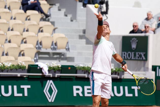 May 24, 2022, Saint Denis, Seine Saint Denis, France: FACUNDO BAGNIS of Argentina return the ball to DANIIL MEDVEDEV of Russia during the Day Three of the French Open 2022, Grand Slam tennis tournament at the Roland-Garros Stadium - Paris France..Daniil Medvedev won : 6:2 6:2 6:2 Saint Denis France - ZUMAp119 20220524_zaf_p119_011 Copyright: xPierrexSteveninx