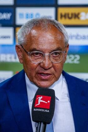 Trainer Felix Magath ( Berlin ) Deutschland , Hamburg , Volksparkstadion , 1. 2. Fussball Bundesliga Relegation , Hamburger SV - Hertha BSC *** Coach Felix Magath Berlin Germany , Hamburg , Volksparkstadion , 1 2 Football Bundesliga Relegation , Hamburger SV Hertha BSC