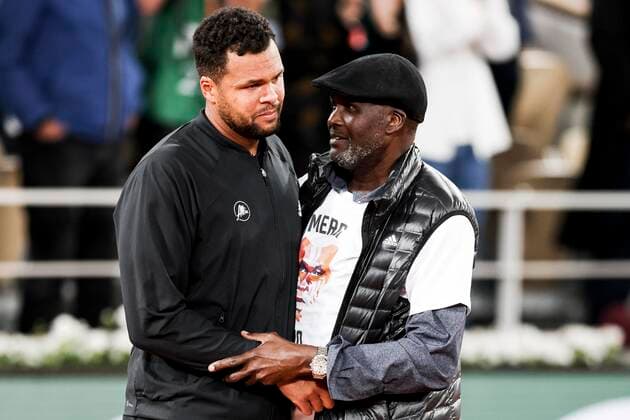 TENNIS - French Open 2022 PARIS,FRANCE,24.MAY.22 - TENNIS - ATP, Tennis Herren World Tour, French Open, Roland Garros, Grand Slam. Image shows Jo-Wilfried Tsonga (FRA) with his father.  GEPAxpictures xPatrickxSteiner