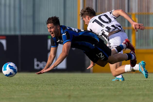 Photo Alessandro Castaldi LaPresse May 24, 2022 - Sassuolo, Italy Soccer Atalanta vs Juventus - Primavera 1 Final Phase TIMVISION 2021 2022 - Game 1 First Round at Enzo Ricci Stadium In the photo: Alwande Roalds& xf6;y (Atalanta) - Andrea Bonetti (Juventus)  Copyright: xAlessandroxCastaldi LaPressex
