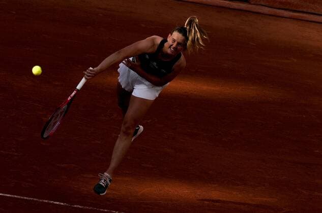 Mandatory Credit: Photo by Dave Shopland Shutterstock (12954044bv) Fiona Ferro from France during her straight sets defeat French Open Tennis, Day 3, Roland Garros, Paris, France - 24 May 2022 French Open Tennis, Day 3, Roland Garros, Paris, France - 24 May 2022  Copyright: xDavexShopland Shutterstockx 12954044bv