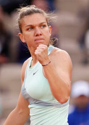 French Open 2022, Simona Halep macht die Faust und jubelt, Jubel, Freude, Emotion Tennis - French Open 2022 - Grand Slam ATP, Tennis Herren WTA, Tennis Damen ITF - Roland Garros - Paris - - France - 24 May 2022. Copyright: xJuergenxHasenkopfx