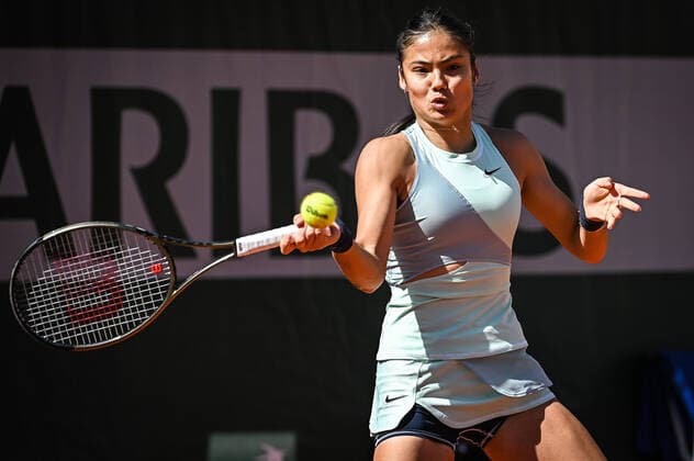 May 25, 2022, Paris, France, France: Emma RADUCANU of Great Britain during the Day four of Roland-Garros 2022, French Open 2022, Grand Slam tennis tournament at the Roland-Garros stadium on May 25, 2022 in Paris, France. Paris France - ZUMAm308 20220525_zsp_m308_005 Copyright: xMatthieuxMirvillex