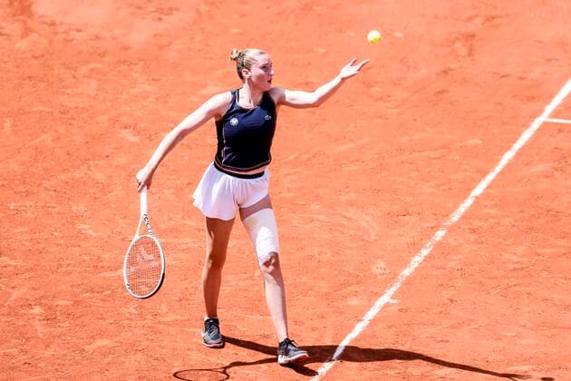 TENNIS - French Open 2022 PARIS,FRANCE,25.MAY.22 - TENNIS - WTA, Tennis Damen Tour, French Open, Roland Garros, Grand Slam. Image shows Elsa Jacquemot (FRA).  GEPAxpictures xPatrickxSteiner
