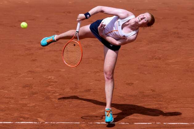 TENNIS - French Open 2022 PARIS,FRANCE,25.MAY.22 - TENNIS - WTA, Tennis Damen Tour, French Open, Roland Garros, Grand Slam. Image shows Alison Van Uytvanck (BEL).  GEPAxpictures xPatrickxSteiner