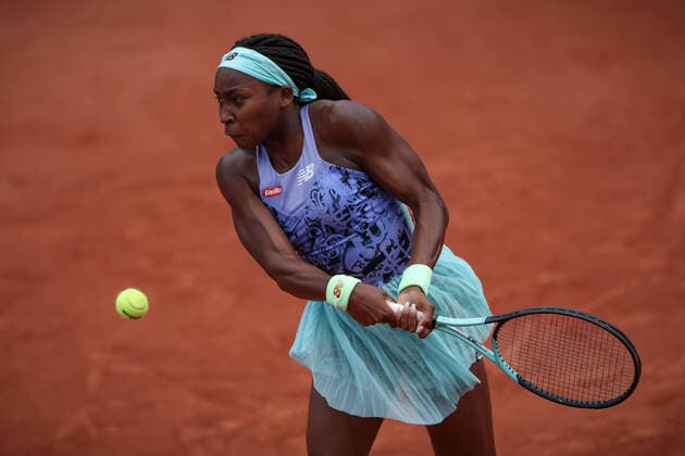 Alison VAN UYTVANCK (BEL) contre Coco GAUFF (USA) TENNIS : Roland Garros 2022 - 25 05 2022 AurelienMorissard Panoramic 