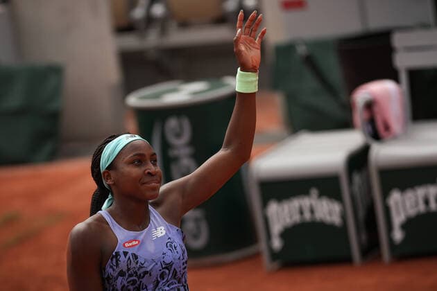 Alison VAN UYTVANCK (BEL) contre Coco GAUFF (USA) TENNIS : Roland Garros 2022 - 25 05 2022 AurelienMorissard Panoramic 