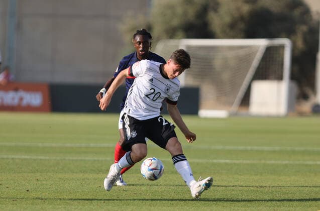 220525 Tim Hoffmann of Germany during the UEFA Under-17 quarter Final between Germany and France on May 25, 2022 in Tel Aviv. Photo: Nir Keidar BILDBYRAN COP 329 ZN0007 fotboll football soccer fotball em U17, U 17 p17 UEFA EURO, EM, Europameisterschaft,Fussball under 17 tyskland frankrike france germany Copyright: NIRxKEIDAR BB220525BB812