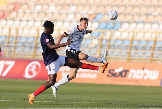 220525 Nelson Weiper of Germany during the UEFA Under-17 quarter Final between Germany and France on May 25, 2022 in Tel Aviv. Photo: Nir Keidar BILDBYRAN COP 329 ZN0007 fotboll football soccer fotball em U17, U 17 p17 UEFA EURO, EM, Europameisterschaft,Fussball under 17 tyskland frankrike france germany Copyright: NIRxKEIDAR BB220525BB819