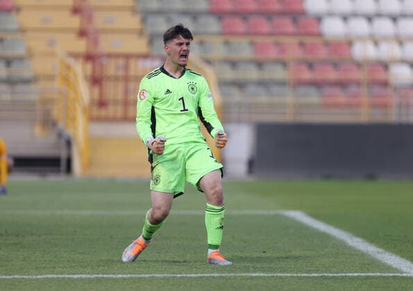 220525 Dennis Seimen of Germany during the UEFA Under-17 quarter Final between Germany and France on May 25, 2022 in Tel Aviv. Photo: Nir Keidar BILDBYRAN COP 329 ZN0007 fotboll football soccer fotball em U17, U 17 p17 UEFA EURO, EM, Europameisterschaft,Fussball under 17 tyskland frankrike france germany Copyright: NIRxKEIDAR BB220525BB964
