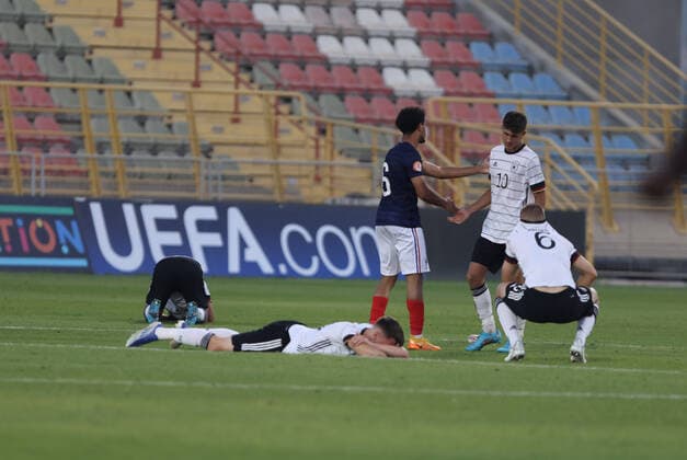 220525 team Germany during the UEFA Under-17 quarter Final between Germany and France on May 25, 2022 in Tel Aviv. Photo: Nir Keidar BILDBYRAN COP 329 ZN0007 fotboll football soccer fotball em U17, U 17 p17 UEFA EURO, EM, Europameisterschaft,Fussball under 17 tyskland frankrike france germany Copyright: NIRxKEIDAR BB220525BB971