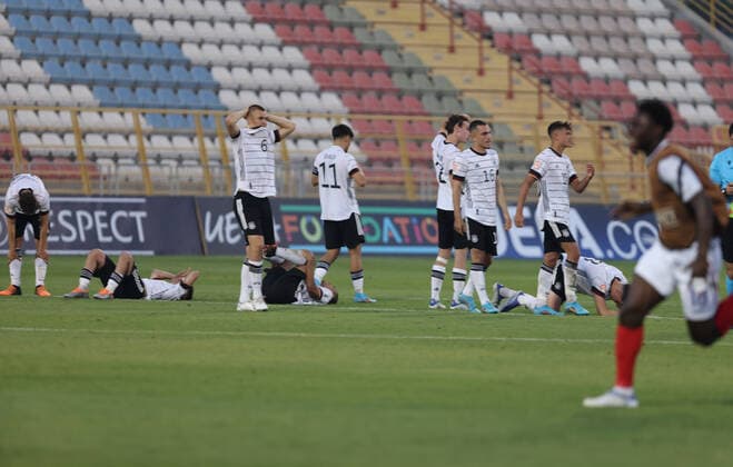 220525 Team Germany during the UEFA Under-17 quarter Final between Germany and France on May 25, 2022 in Tel Aviv. Photo: Nir Keidar BILDBYRAN COP 329 ZN0007 fotboll football soccer fotball em U17, U 17 p17 UEFA EURO, EM, Europameisterschaft,Fussball under 17 tyskland frankrike france germany Copyright: NIRxKEIDAR BB220525BB978