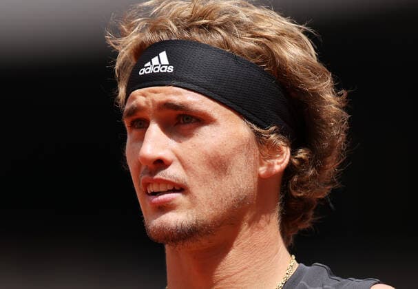(220526) -- PARIS, May 26, 2022 -- Alexander Zverev of Germany reacts during the men s singles second round match between Alexander Zverev of Germany and Sebastian Baez of Argentina at the French Open tennis tournament at Roland Garros in Paris, France, May 25, 2022. ) (SP)FRANCE-PARIS-TENNIS-ROLAND GARROS-FRENCH OPEN GaoxJing 