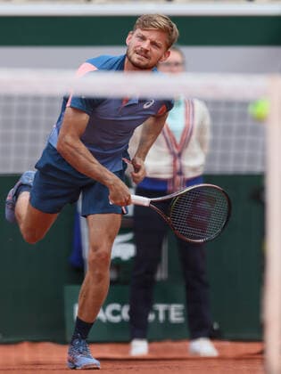 Belgian David Goffin pictured in action during the warming-up for a tennis match between Belgian Goffin ATP, Tennis Herren 48) and American Tiafoe (ATP 27), in the second round of the men s singles of the Roland Garros French Open tennis tournament, in Paris, France, Thursday 26 May 2022. This year s tournament takes place from 22 May to 5 June. BENOITxDOPPAGNE  x35516572x