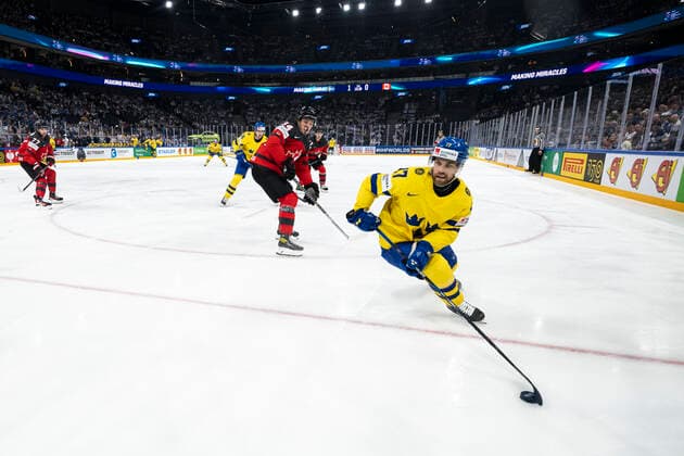 220526 Oskar Lang of Sweden during the 2022 IIHF Ice hockey, Eishockey World Championship, WM, Weltmeisterschaft quarterfinal game between Sweden and Canada on May 26, 2022 in Tampere. Photo: Maxim ThorÃ BILDBYRAN kod MT MT0402 ishockey ice hockey ishockey-vm iihf ice hockey world championship sverige sweden kanada canada bbeng kvartsfinal quarterfinal Copyright: MAXIMxTHORE BB220526MT064