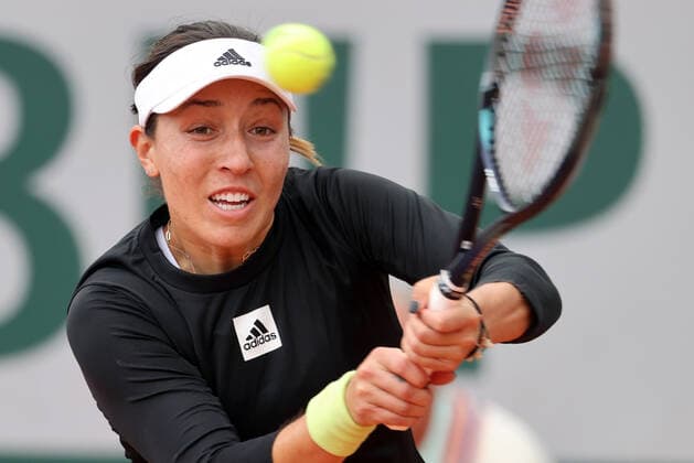 US Jessica Peluga plays against Ukrainian Anhelina Kalinina during their French Tennis Open match at Roland Garros near Paris, France, on Thursday May 26, 2022. Peluga won 6-1, 7-5, 6-4.  PAR20220526105 MAYAxVIDON-WHITE