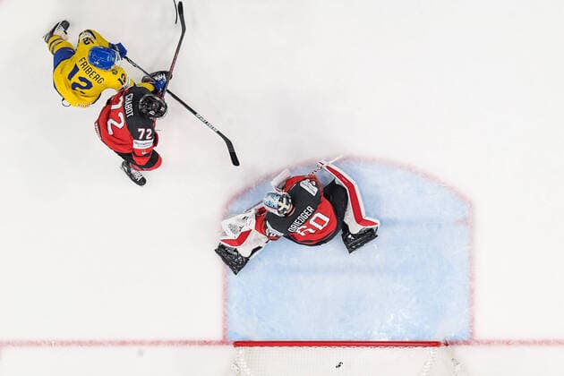 220526 goaltender Chris Driedger and Thomas Chabot of Canada as Max Friberg of Sweden score 3-0 during the 2022 IIHF Ice hockey, Eishockey World Championship, WM, Weltmeisterschaft quarterfinal game between Sweden and Canada on May 26, 2022 in Tampere. Photo: Maxim Thore BILDBYRAN kod MT MT0402 ishockey ice hockey ishockey-vm iihf ice hockey world championship sverige sweden kanada canada bbeng kvartsfinal quarterfinal Copyright: MAXIMxTHORE BB220526MT073