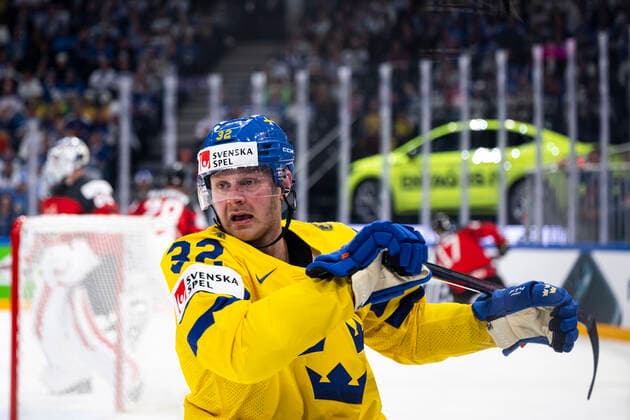 220526 Lucas Wallmark of Sweden during the 2022 IIHF Ice hockey, Eishockey World Championship, WM, Weltmeisterschaft quarterfinal game between Sweden and Canada on May 26, 2022 in Tampere. Photo: Maxim ThorÃ BILDBYRAN kod MT MT0402 ishockey ice hockey ishockey-vm iihf ice hockey world championship sverige sweden kanada canada bbeng kvartsfinal quarterfinal Copyright: MAXIMxTHORE BB220526MT078