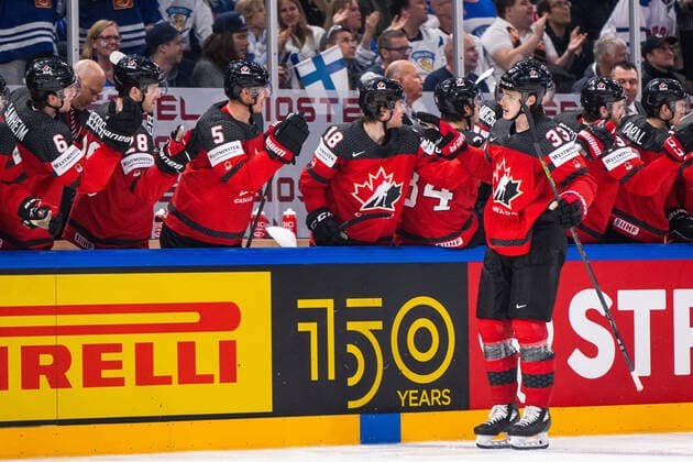 220526 Ryan Graves of Canada celebrates after scoring 3-1 during the 2022 IIHF Ice hockey, Eishockey World Championship, WM, Weltmeisterschaft quarterfinal game between Sweden and Canada on May 26, 2022 in Tampere. Photo: Maxim Thore BILDBYRAN kod MT MT0402 ishockey ice hockey ishockey-vm iihf ice hockey world championship sverige sweden kanada canada bbeng kvartsfinal quarterfinal jubel Copyright: MAXIMxTHORE BB220526MT085