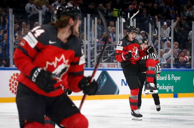Ryan Graves 33, CAN celebrating a goal during the 2022 IIHF Ice hockey, Eishockey World Championship, WM, Weltmeisterschaft match between Sweden - Canada at the Nokia Arena on 26. May 2022 in Tampere, Finland. (Kalle Parkkinen Newspix24)  Copyright: xKallexParkkinenx np2426091801885