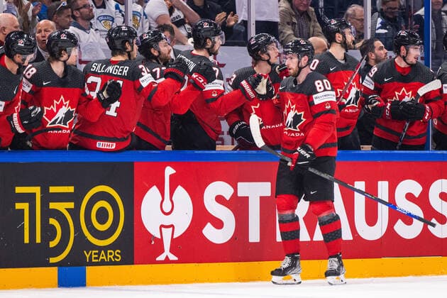 220526 Pierre-Luc Dubois of Canada celebrates after scoring 3-2 during the 2022 IIHF Ice hockey, Eishockey World Championship, WM, Weltmeisterschaft quarterfinal game between Sweden and Canada on May 26, 2022 in Tampere. Photo: Maxim Thore BILDBYRAN kod MT MT0402 ishockey ice hockey ishockey-vm iihf ice hockey world championship sverige sweden kanada canada bbeng kvartsfinal quarterfinal jubel Copyright: MAXIMxTHORE BB220526MT091