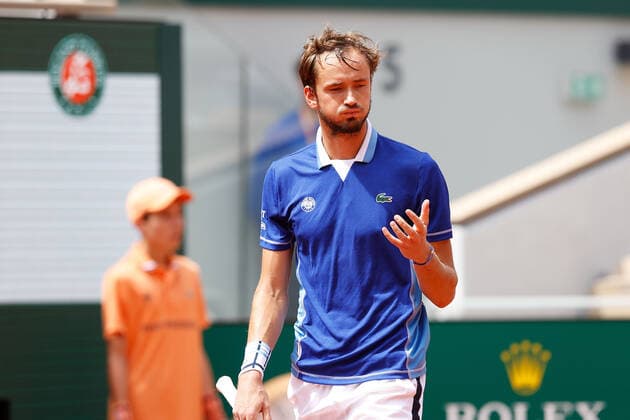 26.05.2022, Tennis, French Open 2022 Roland-Garros, FRA, Paris, Roland Garros Bild: v. li. Daniil Sergejewitsch Medwedew Copyright: HMBxMedia AntonioxBorga
