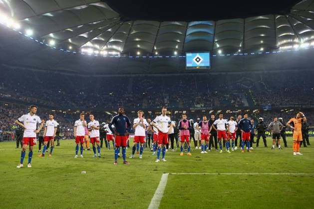23.05.2022, xtgx, Fussball Relegation 1. Bundesliga, Hamburger SV - Hertha BSC Berlin emspor, v.l. HSV enttaeuscht, schaut enttaeuscht, niedergeschlagen, disappointed (DFL DFB REGULATIONS PROHIBIT ANY USE OF PHOTOGRAPHS as IMAGE SEQUENCES and or QUASI-VIDEO) Hamburg