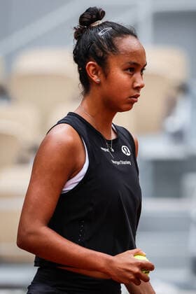 May 27, 2022, Paris, France, France: Leylah FERNANDEZ of Canada during the Day six of Roland-Garros 2022, French Open 2022, Grand Slam tennis tournament at the Roland-Garros stadium on May 27, 2022 in Paris, France. Paris France - ZUMAm308 20220527_zsp_m308_002 Copyright: xMatthieuxMirvillex