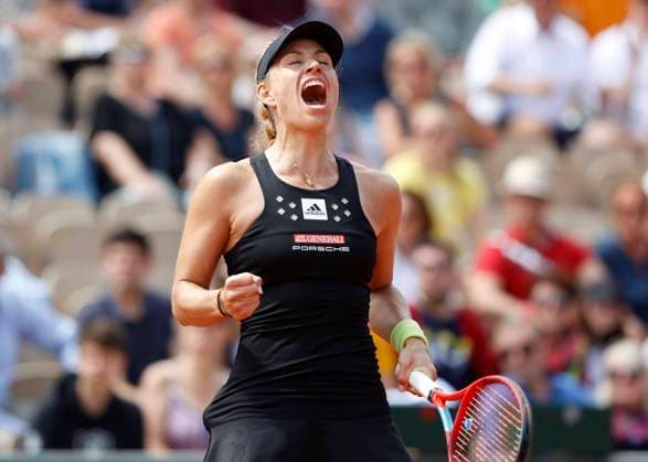Sport Bilder des Tages French Open 2022, Angelique Kerber macht die Faust und jubelt, Jubel, Freude, Emotion Tennis - French Open 2022 - Grand Slam ATP, Tennis Herren WTA, Tennis Damen ITF - Roland Garros - Paris - - France - 27 May 2022. Copyright: xJuergenxHasenkopfx
